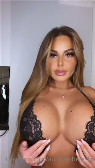 Annalisaherascu Unzip Bra Onlyfans
