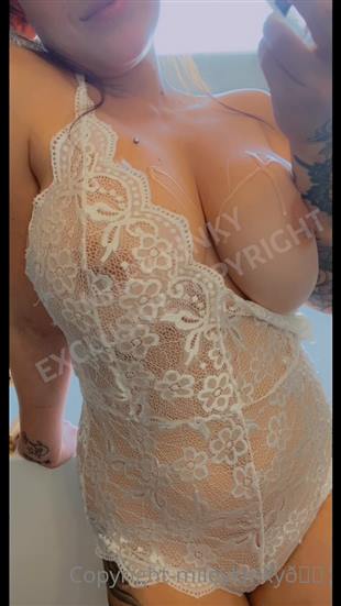 MileyKinky Boobs Show Onlyfans