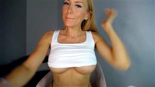 BeyBeee Underboobs Show mfc