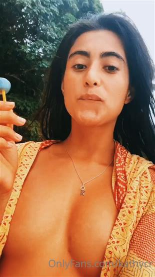 kathycr Public Tits Walk Onlyfans