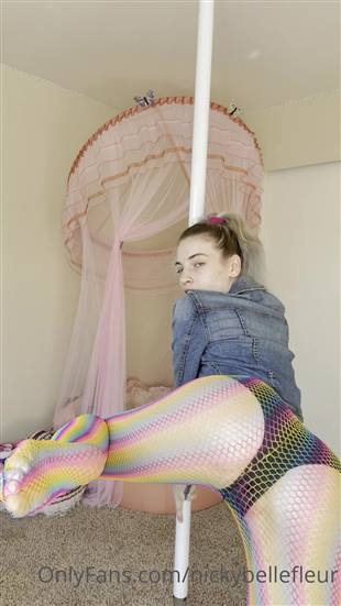 PixieNicky Stretch Video Onlyfans