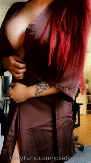 josefinsarah Robe Tease Onlyfans