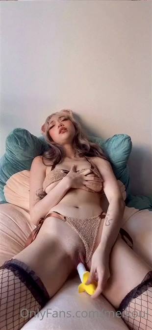 MeiKoui Banana Dildo Cumshow Onlyfans