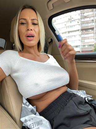 JessyRey Public Car Boobs Flash Stripchat