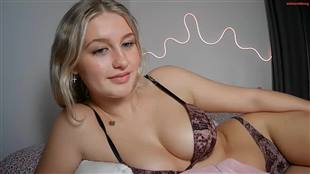 loveepeytonnn Chaturbate Camgirl Video