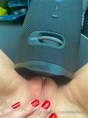 milomoire Speaker Pussy Vibe Onlyfans