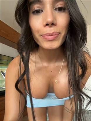 Irish_Collins Sexy Dress Stripchat