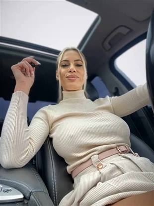 JessyRey Blonde Babe Flash Boobs Stripchat