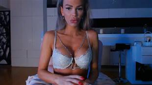 d_y_y 240326 Naked Strip Cam mfc