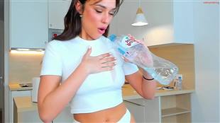 makemevibezzz Chaturbate Wet Shirt Show