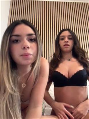 babyvaleee Stripchat Friend Cam Video