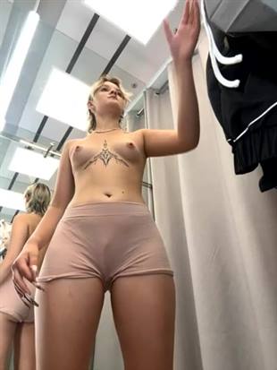 leonakeepfucking Stripchat Public Fitting Room Video
