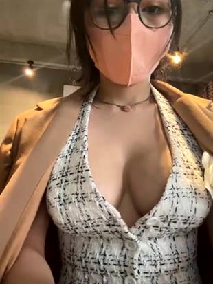 eira2004 Cam in Public Video Stripchat