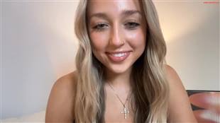 lovelyyylivyyy Chaturbate Petite Cam Video