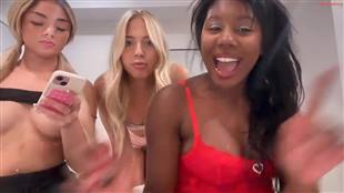 kayleelewis Chaturbate Friends Show Boobs