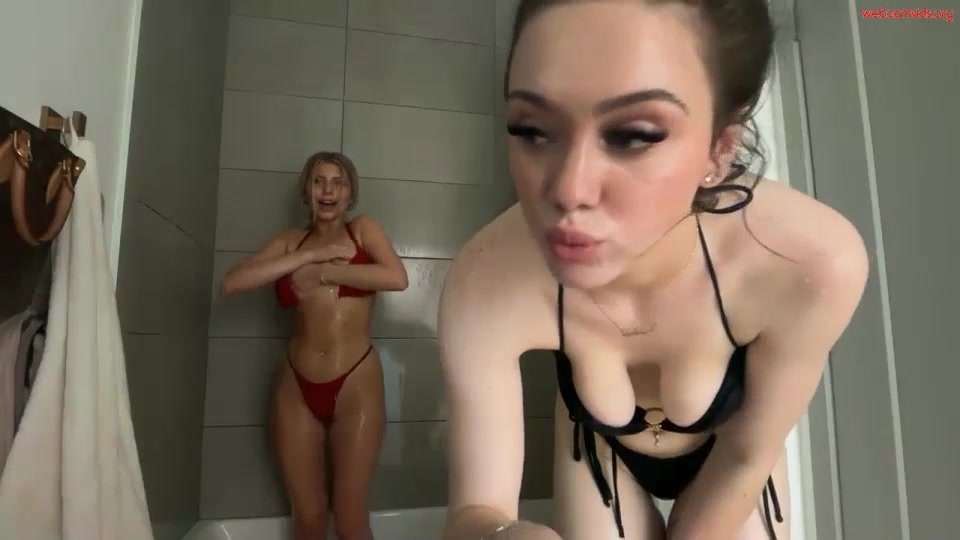 elliebrooksss Shower with Friend Chaturbate